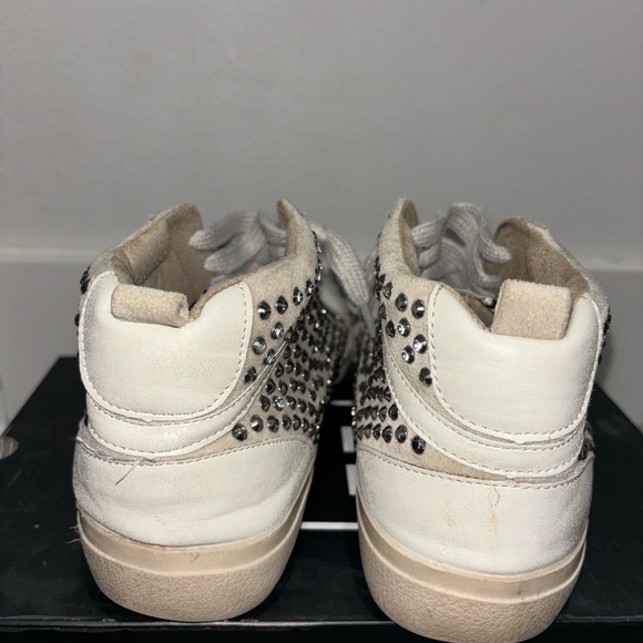 Shu Shop Severine Silver Sneaker - Picture 4 of 6